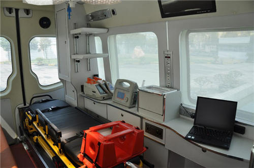 南沙区救护车内部